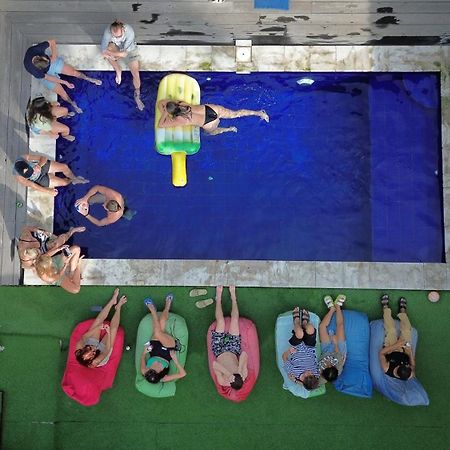 The Tipsy Gypsy Hostel Чангу Экстерьер фото